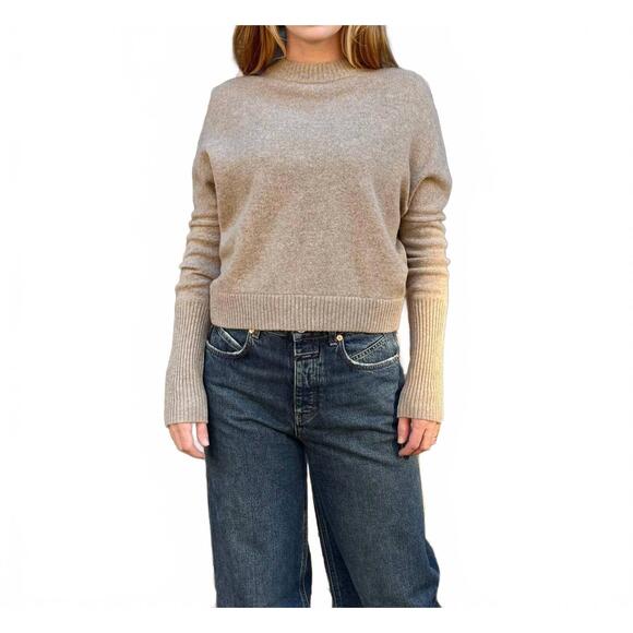 NEW CLOSED cropped crew sweater in dark chino beige
